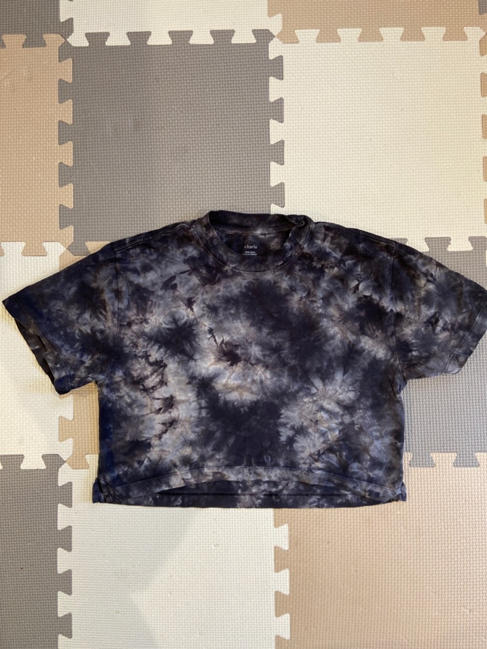 Aria Black and Gray Tie-Dye Cropped Tee